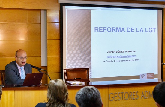 Javier Gomez en el Colegio de Gestores